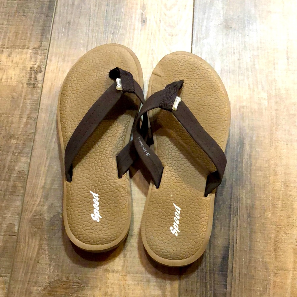 Just Speed size 7 flip flops